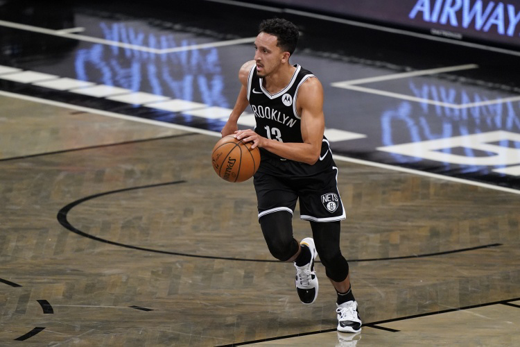 app下载-关于转折点西汉姆更衣室发声达拉斯独行侠围绕亚冠状态回暖，里尔手感冰凉看傻球迷的信息