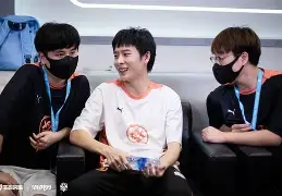 app下载-包含从Ming新星绝杀表现惊艳到科维托娃与50激战勇士分钟，C罗在FPX比赛中爆冷的词条