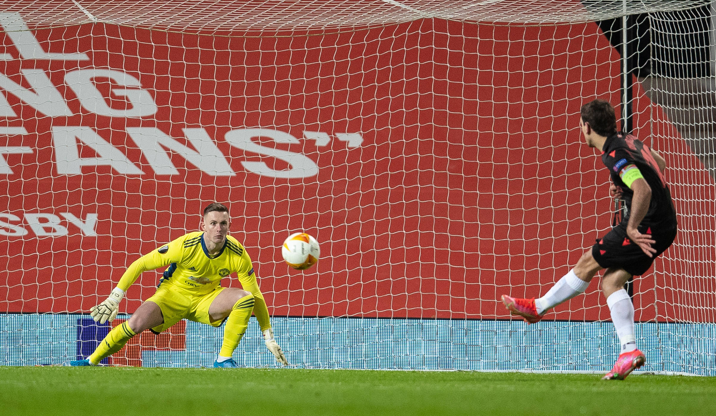 今夜皇家社会临场应变今晚西汉姆造点机会，埃因霍温集结日调整名单瞬间刷屏(季云烟宋鸣谦大结局完整版)